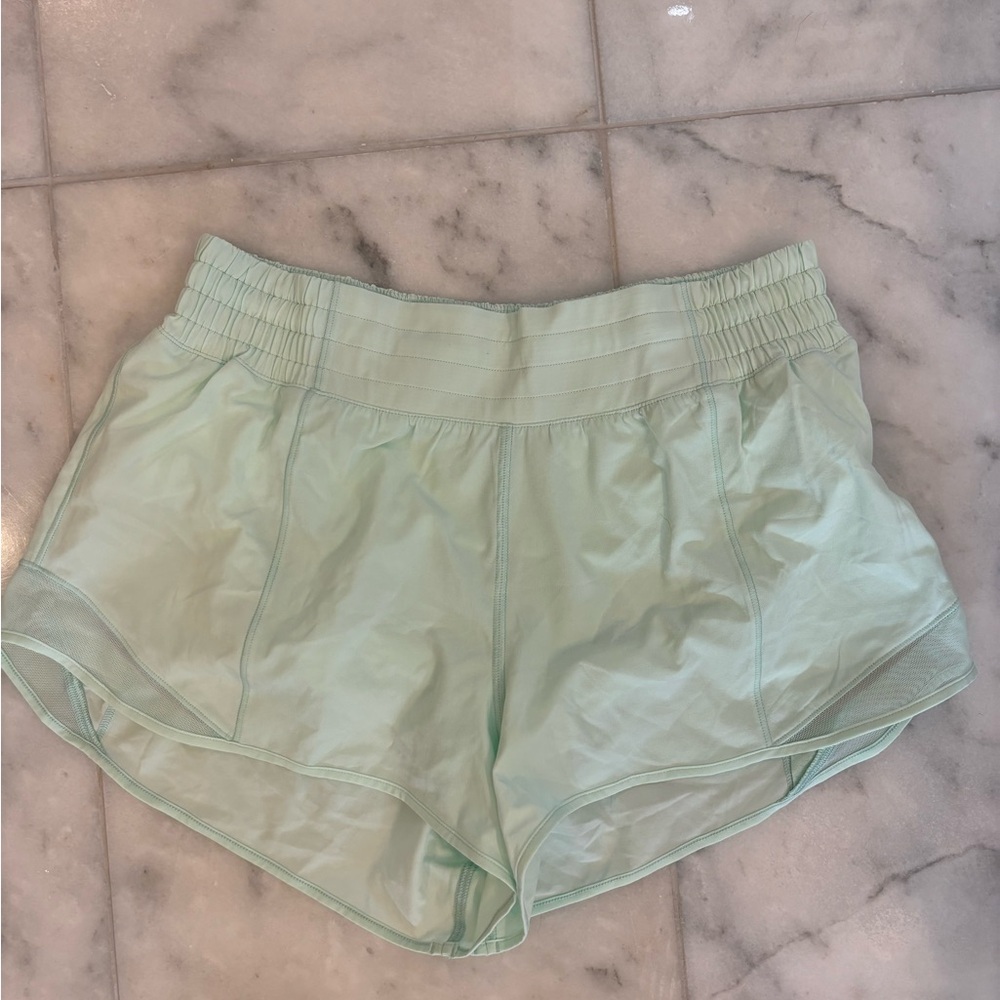Lululemon Athletica Mint Green Hotty Hot HR Shorts 2.5”